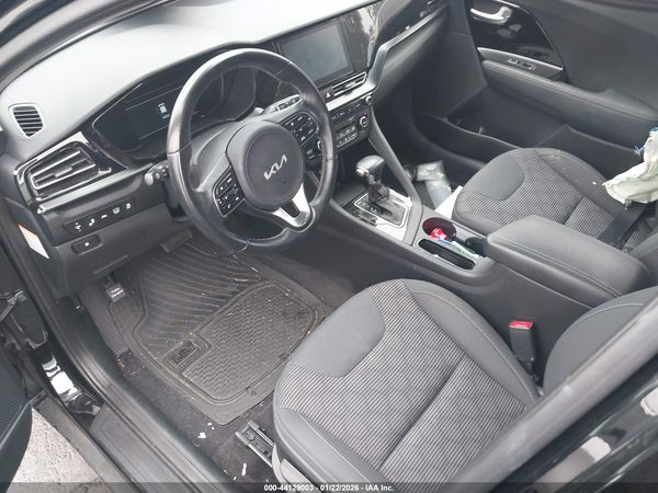 2022 KIA NIRO LXS
