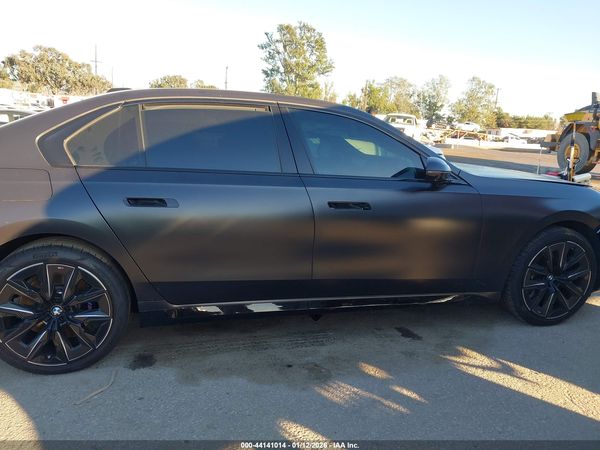 2025 BMW 740I