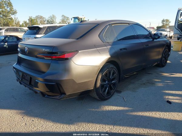 2025 BMW 740I