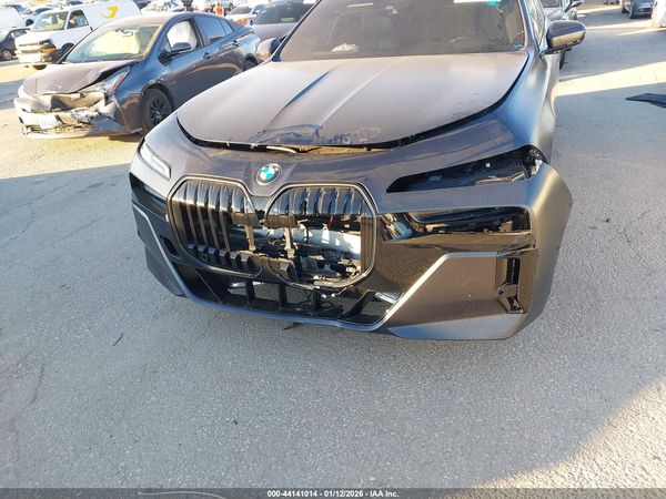 2025 BMW 740I