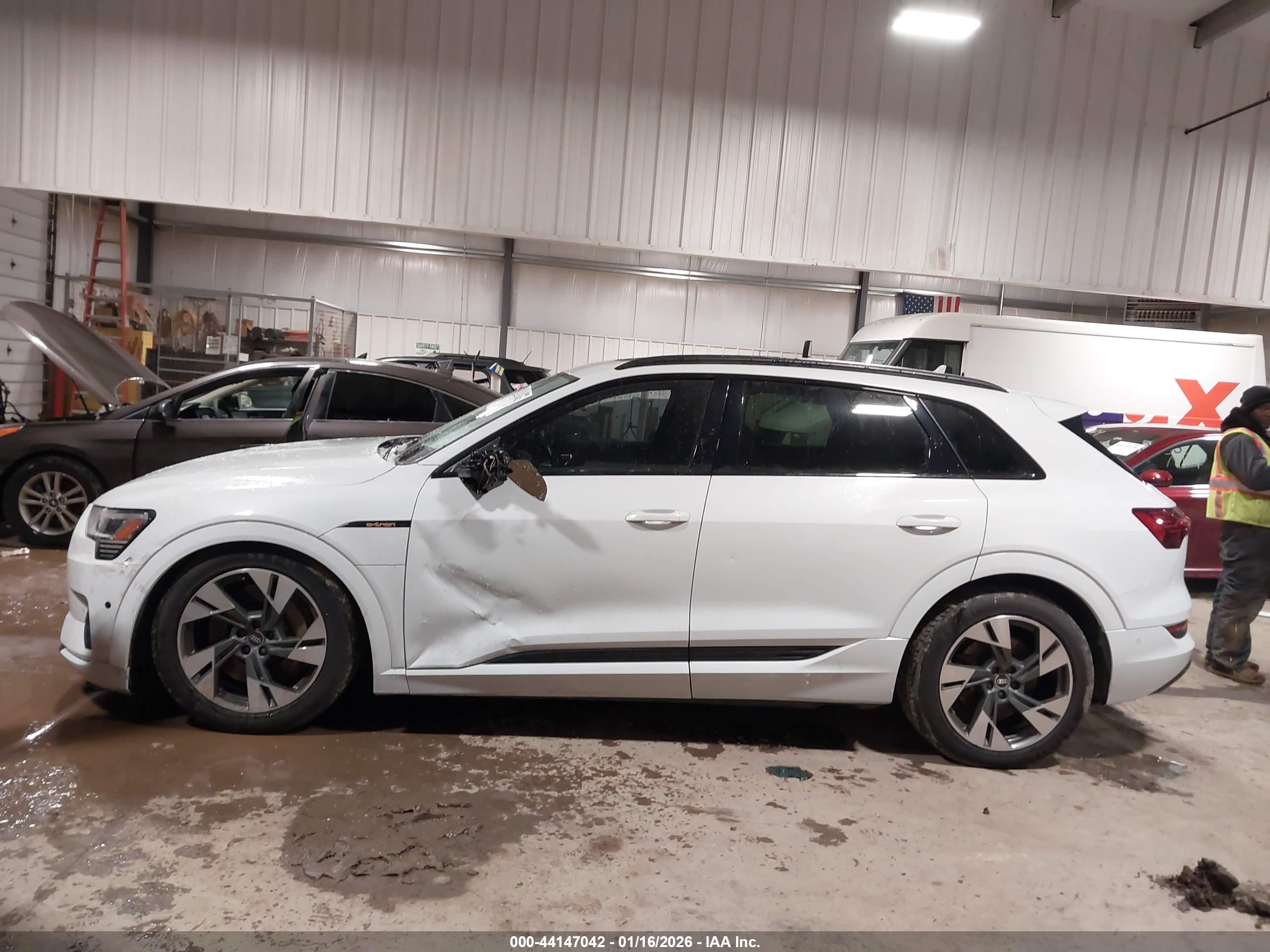 2021 AUDI E-TRON PREMIUM QUATTRO