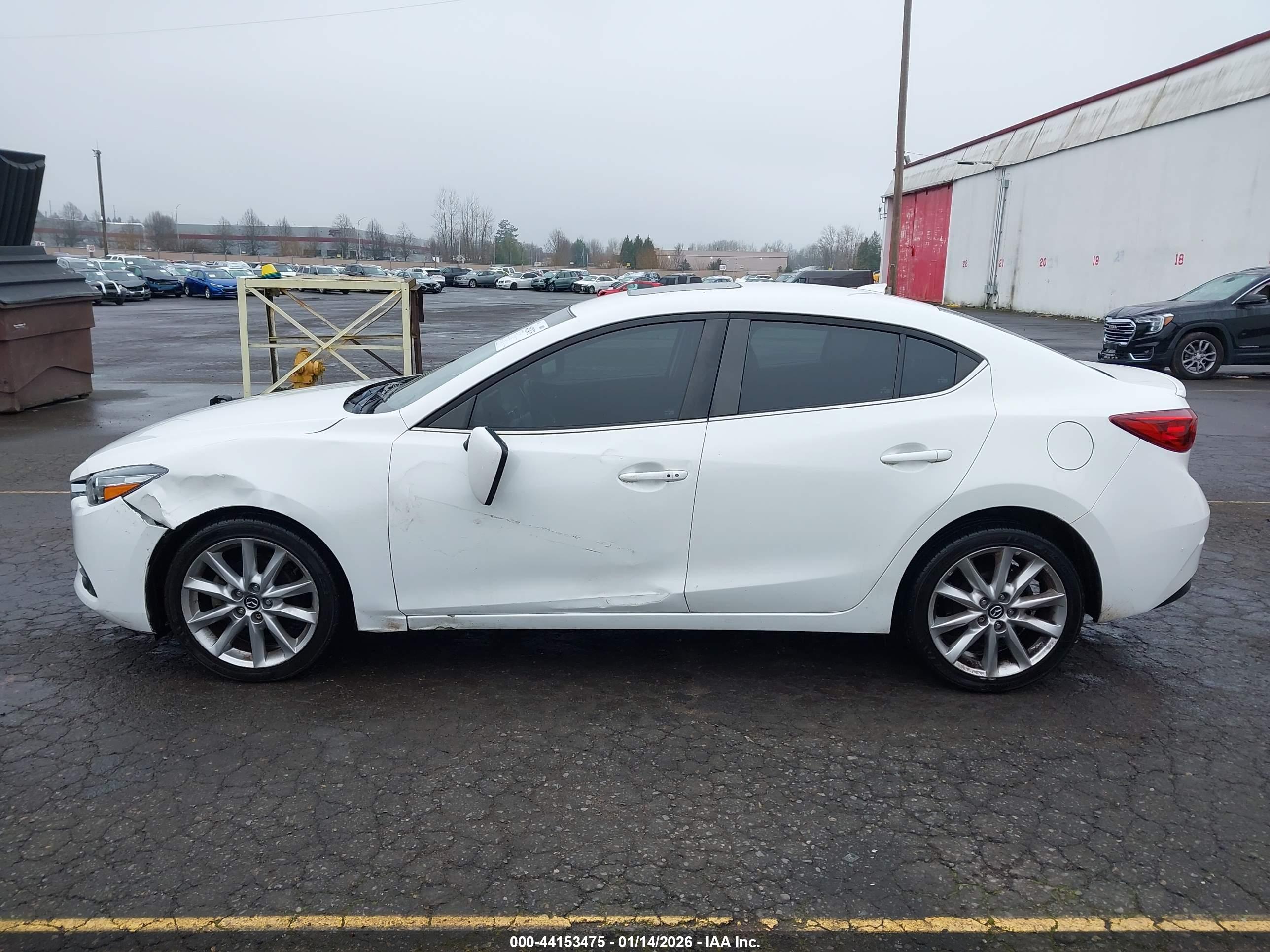 2017 MAZDA MAZDA3 GRAND TOURING