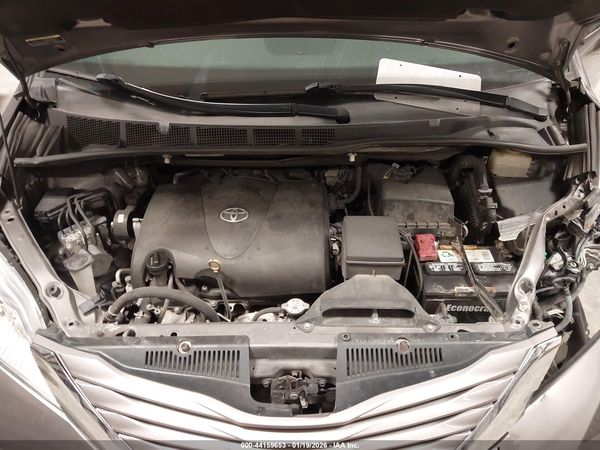 2017 TOYOTA SIENNA XLE 8 PASSENGER