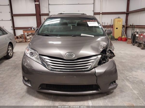 2017 TOYOTA SIENNA XLE 8 PASSENGER