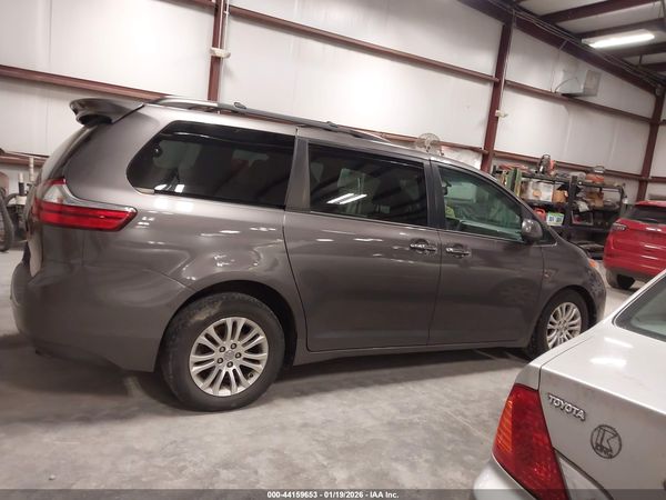 2017 TOYOTA SIENNA XLE 8 PASSENGER