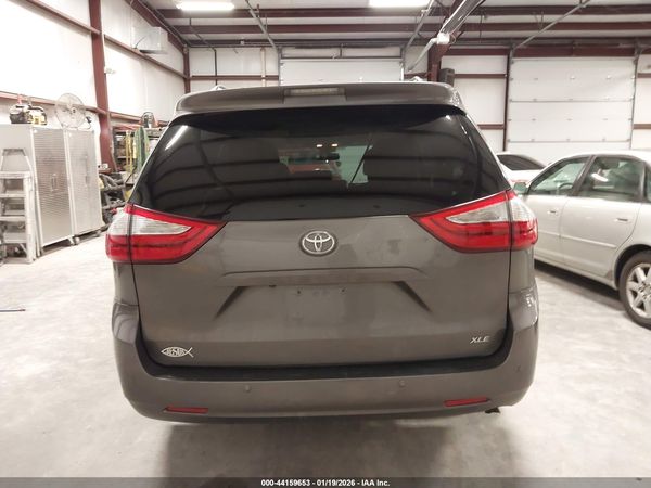 2017 TOYOTA SIENNA XLE 8 PASSENGER