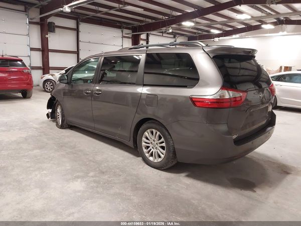 2017 TOYOTA SIENNA XLE 8 PASSENGER