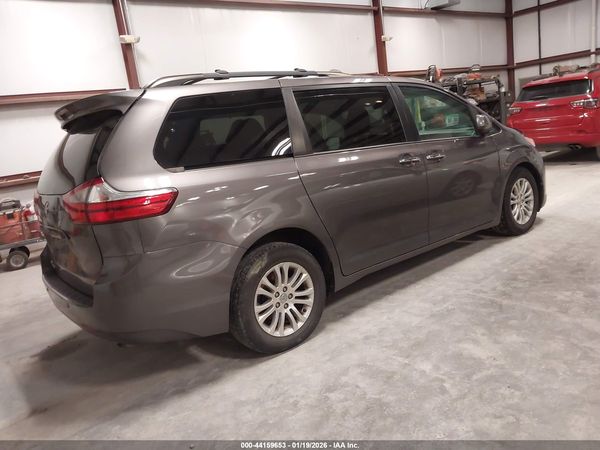 2017 TOYOTA SIENNA XLE 8 PASSENGER
