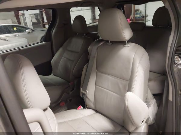 2017 TOYOTA SIENNA XLE 8 PASSENGER