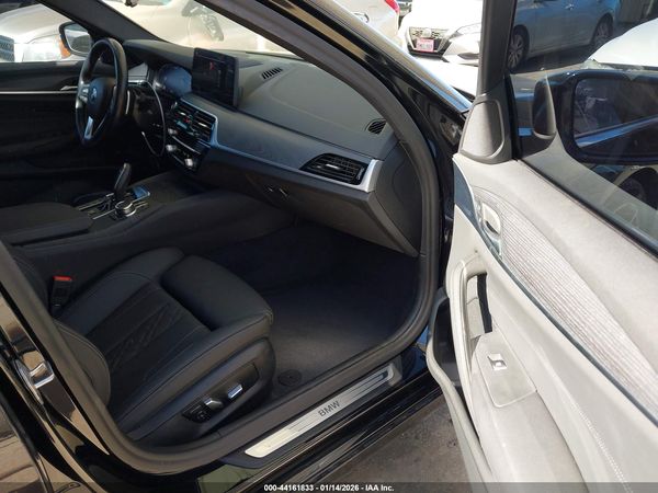 2022 BMW 530E