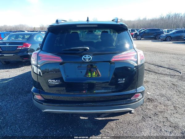 2017 TOYOTA RAV4 XLE