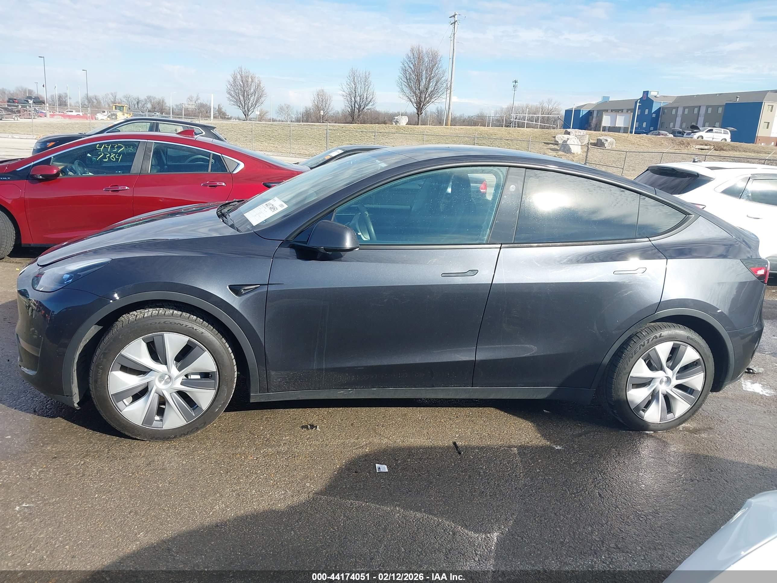 2024 TESLA MODEL Y RWD