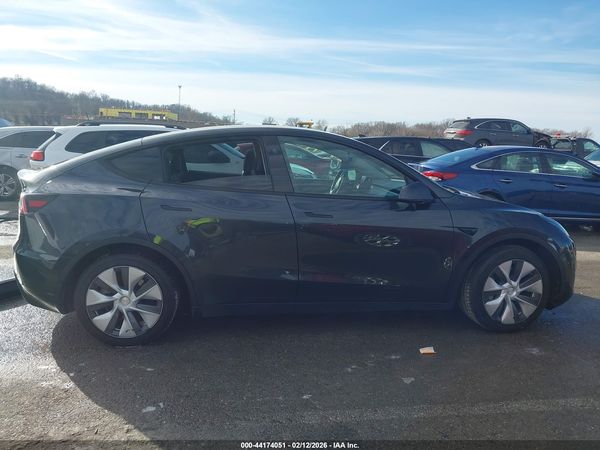 2024 TESLA MODEL Y RWD