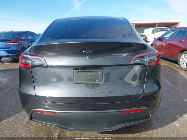 2024 TESLA MODEL Y RWD