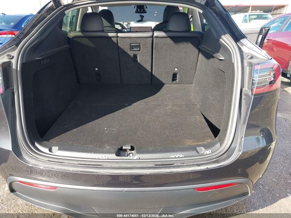 2024 TESLA MODEL Y RWD