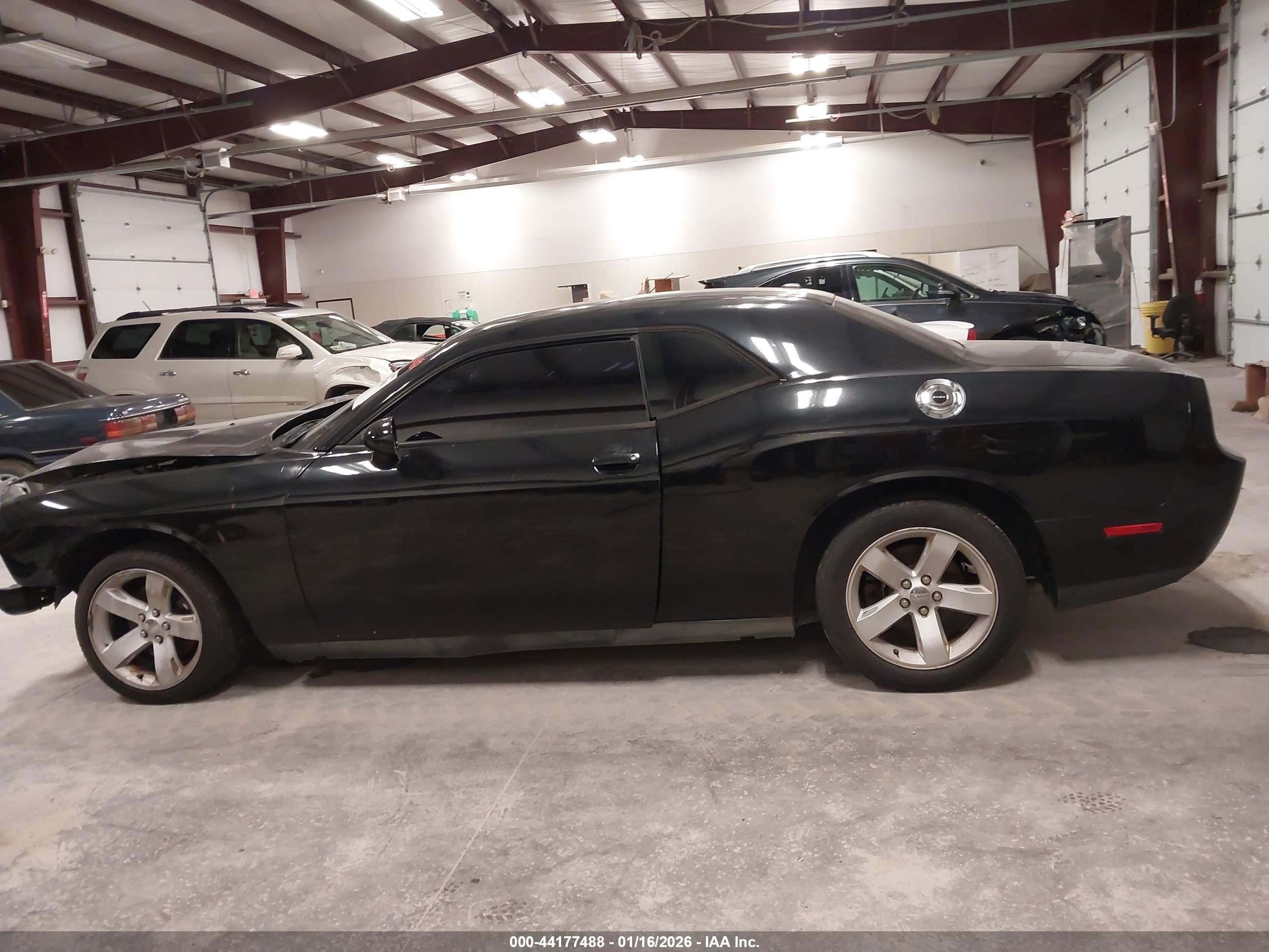 2013 DODGE CHALLENGER SXT