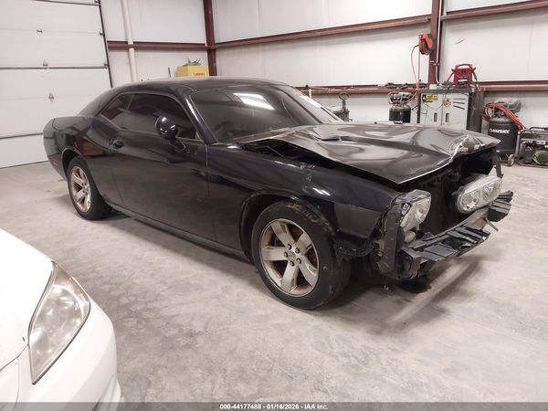 2013 DODGE CHALLENGER SXT