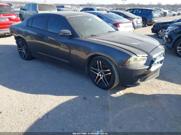 2013 DODGE CHARGER SE