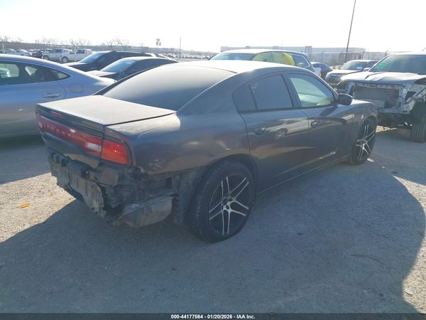2013 DODGE CHARGER SE