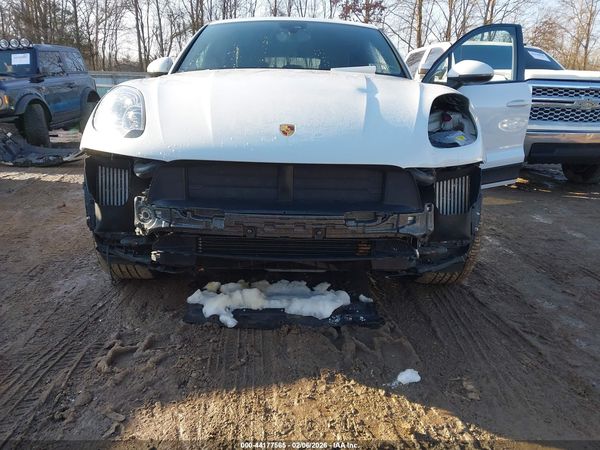2018 PORSCHE MACAN S