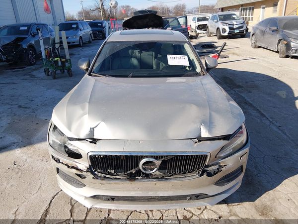2018 VOLVO S90 T5 MOMENTUM