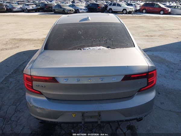 2018 VOLVO S90 T5 MOMENTUM