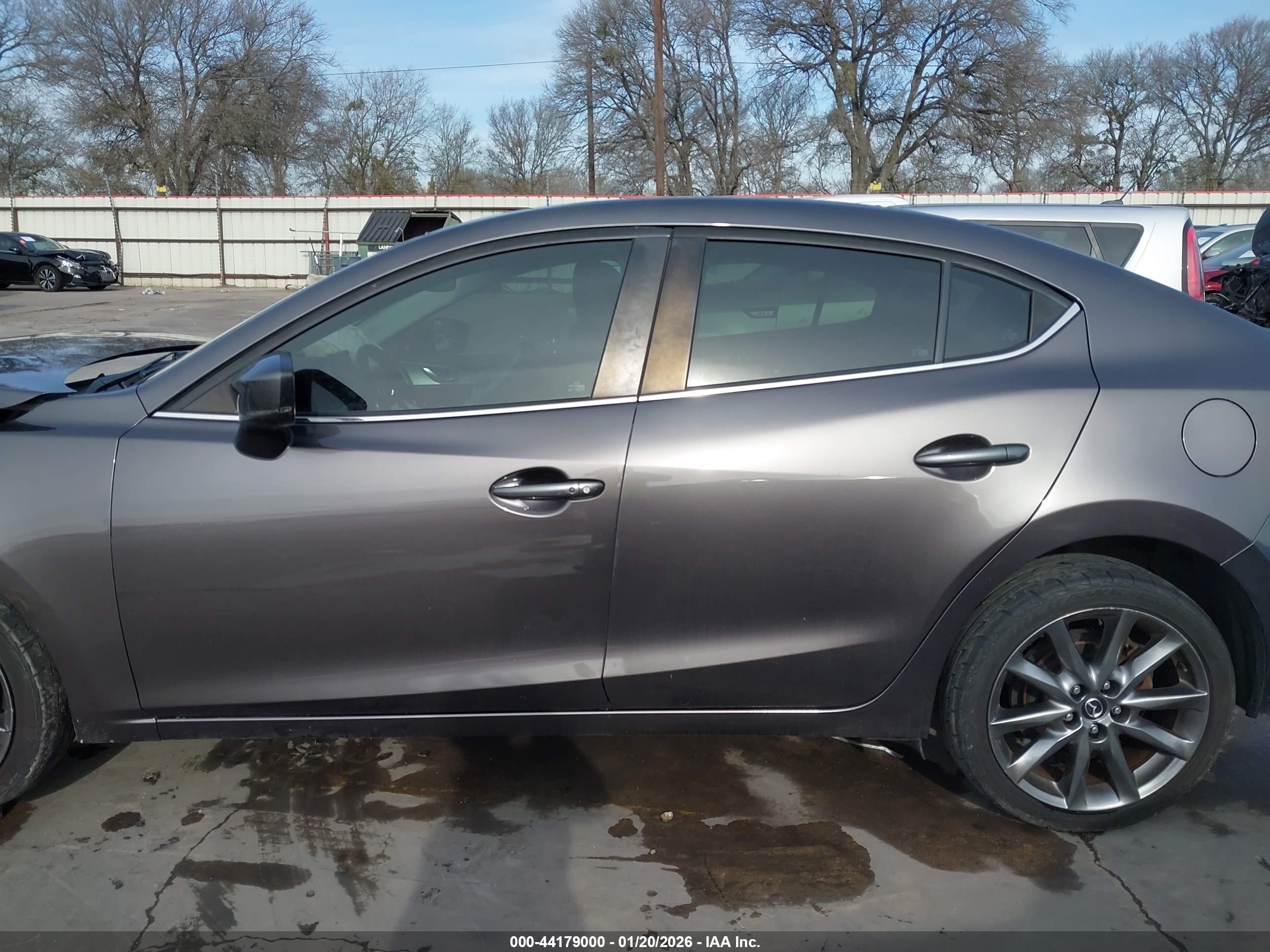 2018 MAZDA MAZDA3 TOURING