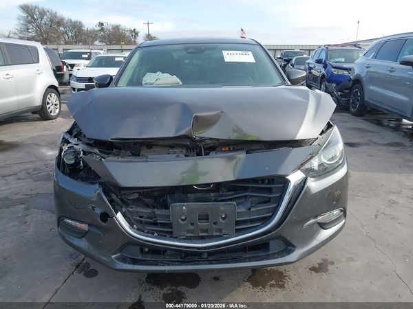 2018 MAZDA MAZDA3 TOURING