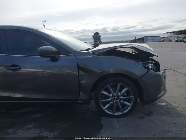 2018 MAZDA MAZDA3 TOURING