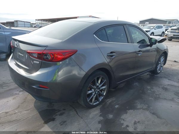 2018 MAZDA MAZDA3 TOURING