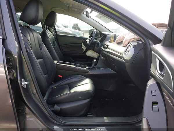 2018 MAZDA MAZDA3 TOURING