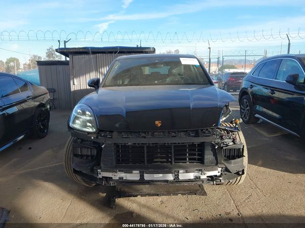 2019 PORSCHE CAYENNE