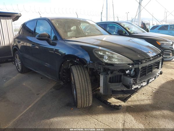 2019 PORSCHE CAYENNE