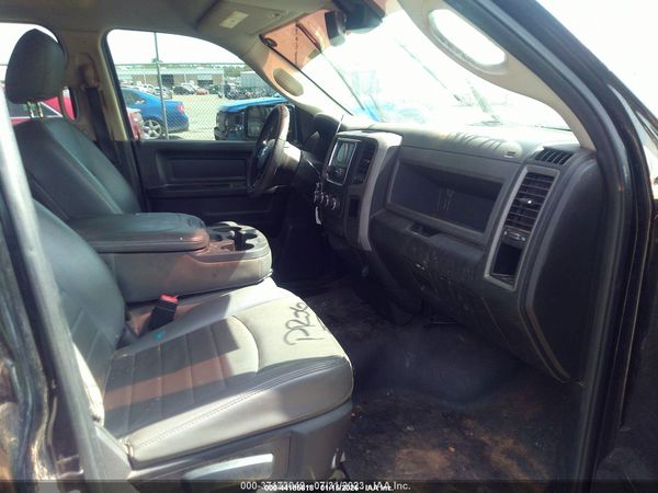 2019 RAM 1500 CLASSIC TRADESMAN  4X2 6'4 BOX
