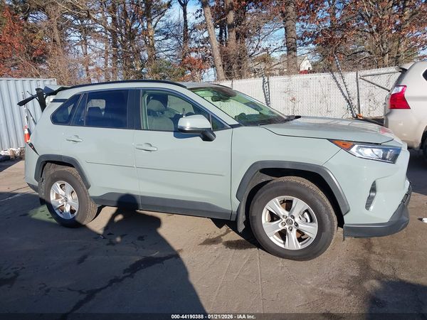 2019 TOYOTA RAV4 XLE