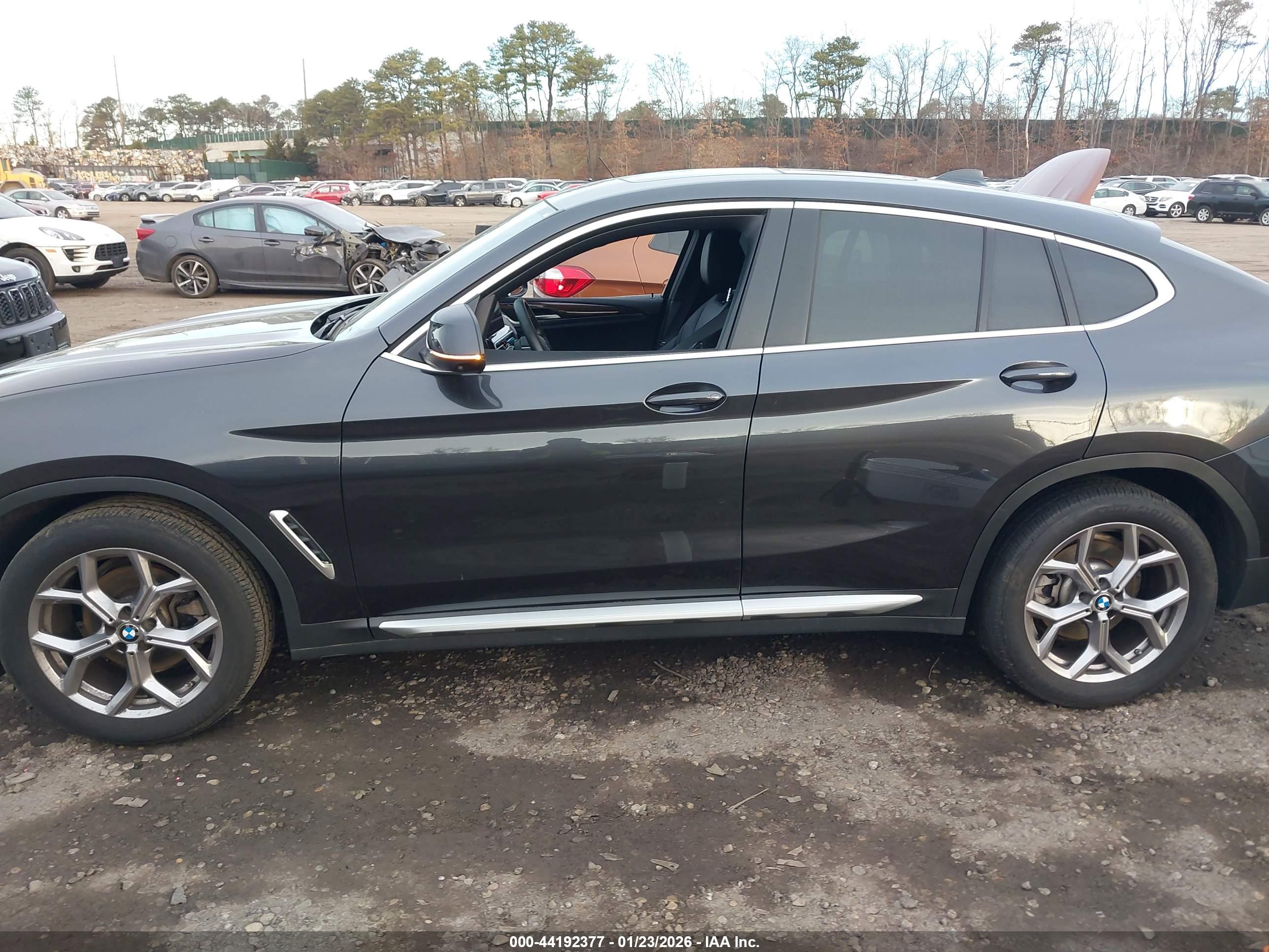 2023 BMW X4 XDRIVE30I