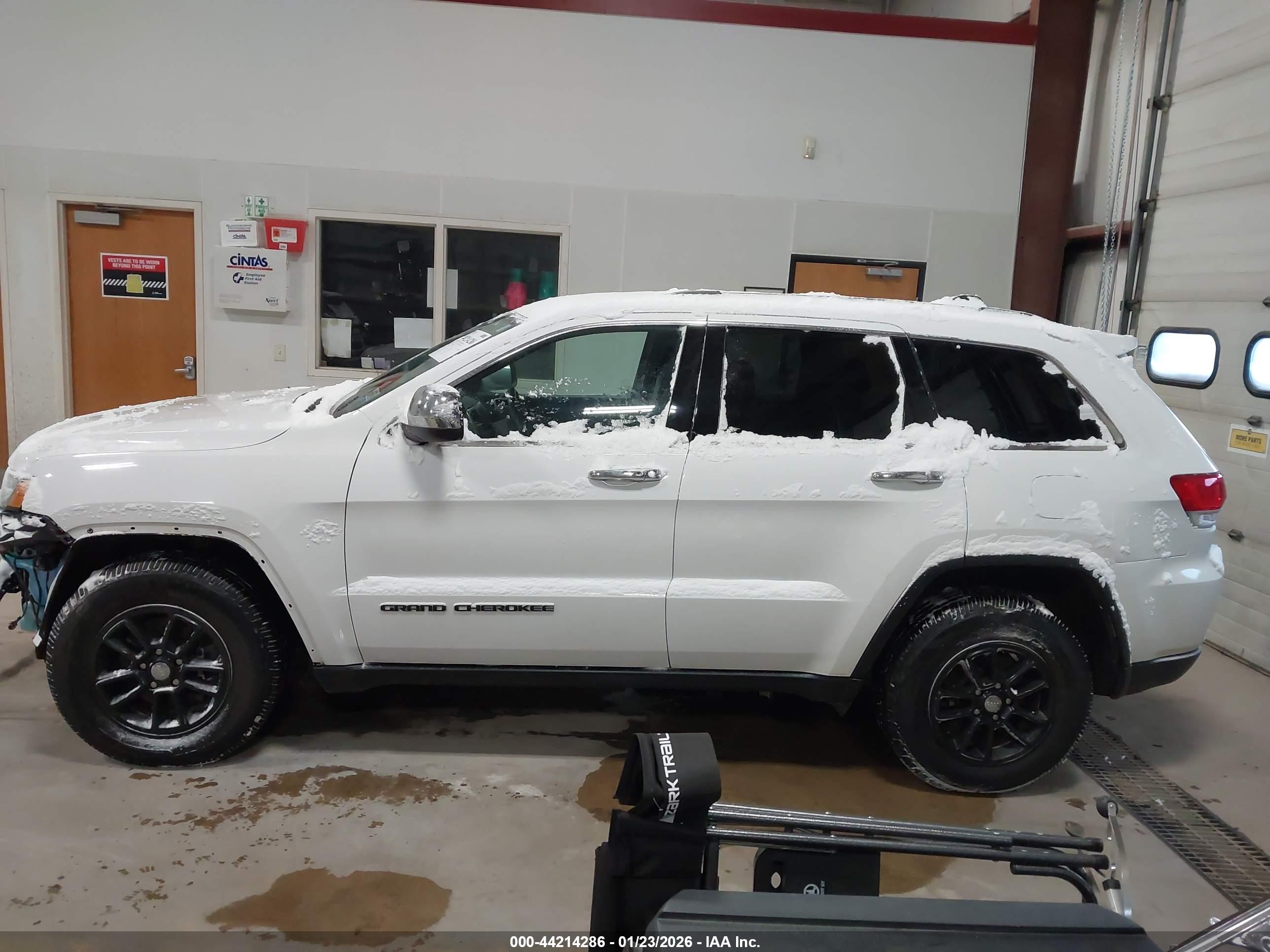 2019 JEEP GRAND CHEROKEE LAREDO E 4X4