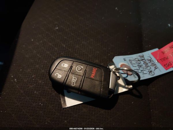 2019 JEEP GRAND CHEROKEE LAREDO E 4X4