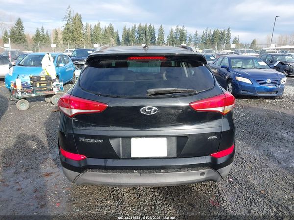 2016 HYUNDAI TUCSON SE