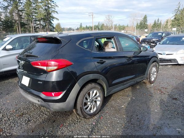 2016 HYUNDAI TUCSON SE