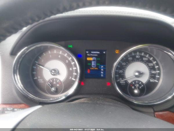 2012 CHRYSLER 300 TOURING — I7