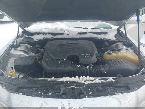 2012 CHRYSLER 300 TOURING — I10