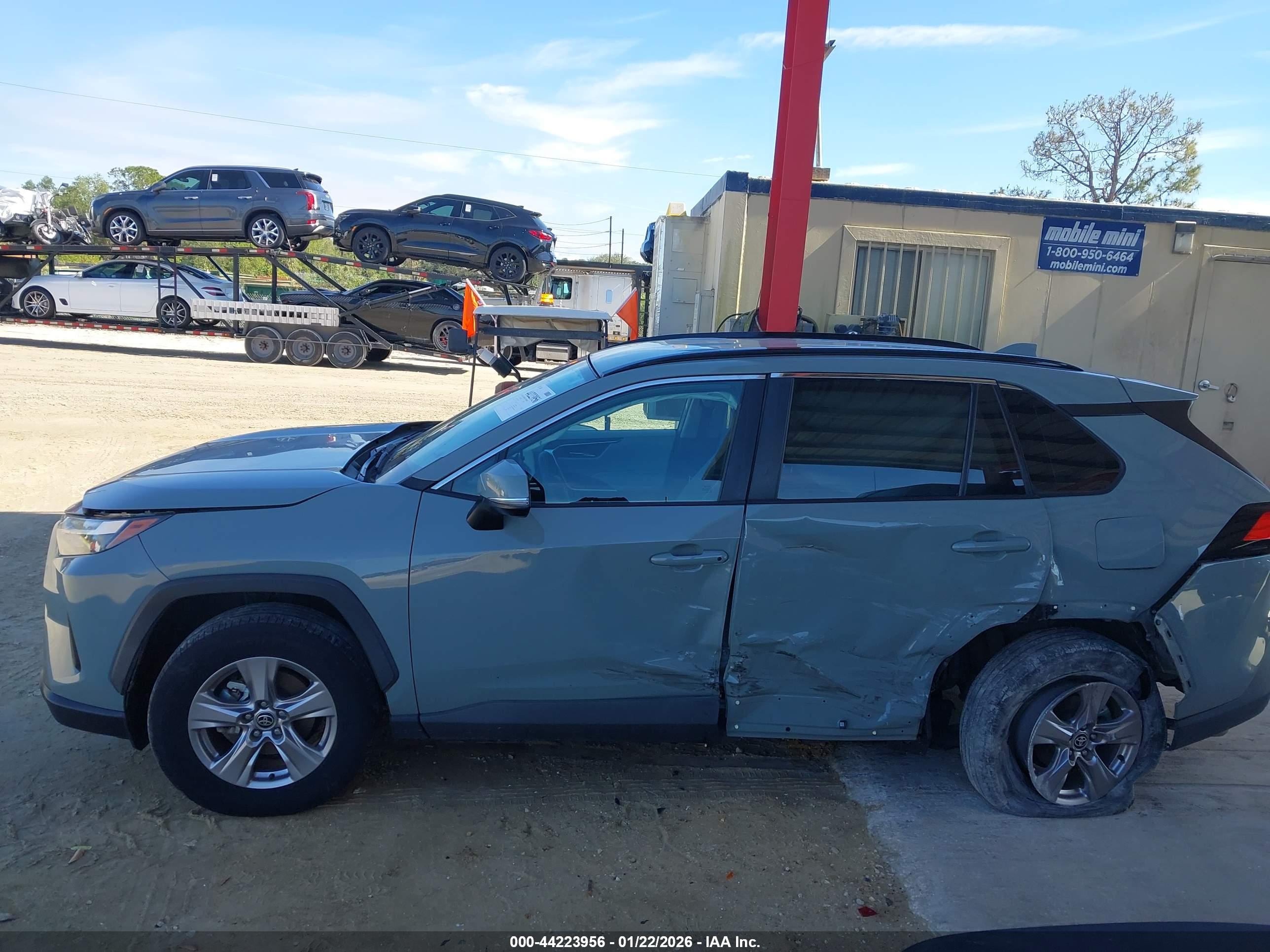 2022 TOYOTA RAV4 XLE