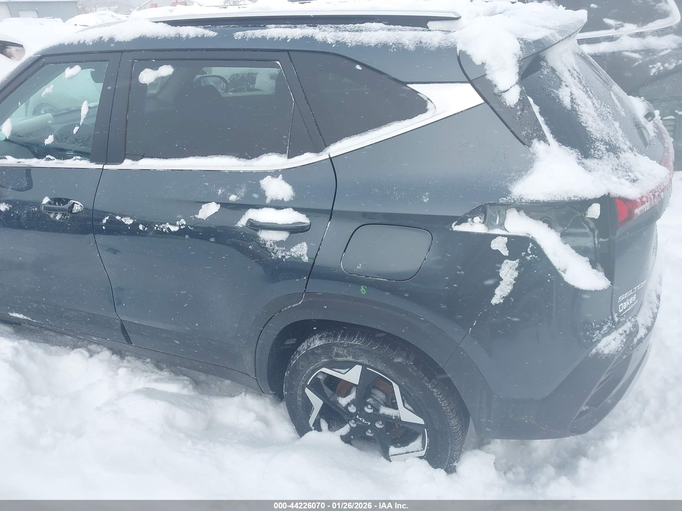 2024 KIA SELTOS EX