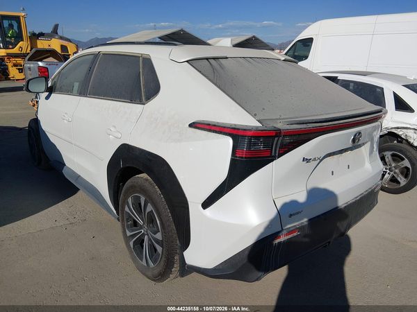 2025 TOYOTA BZ4X XLE — I3