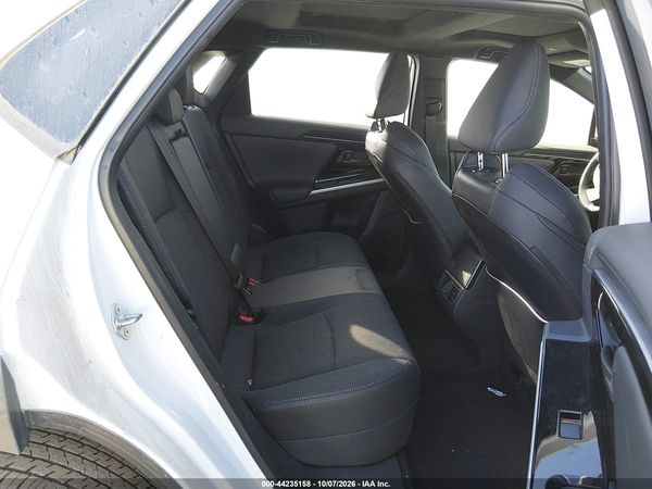 2025 TOYOTA BZ4X XLE — I8