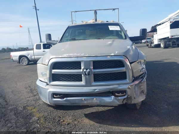 2016 RAM 3500 CHASSIS TRADESMAN/SLT