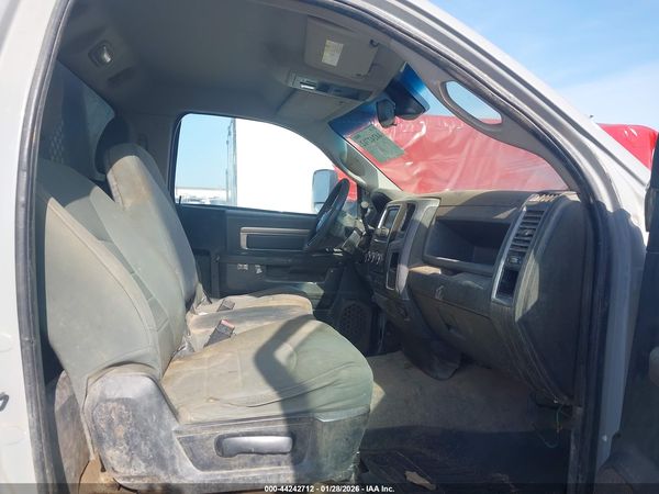 2016 RAM 3500 CHASSIS TRADESMAN/SLT
