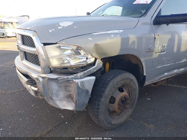 2016 RAM 3500 CHASSIS TRADESMAN/SLT