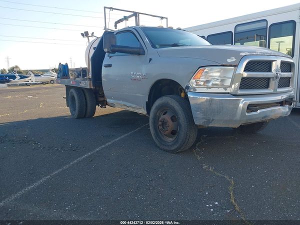 2016 RAM 3500 CHASSIS TRADESMAN/SLT
